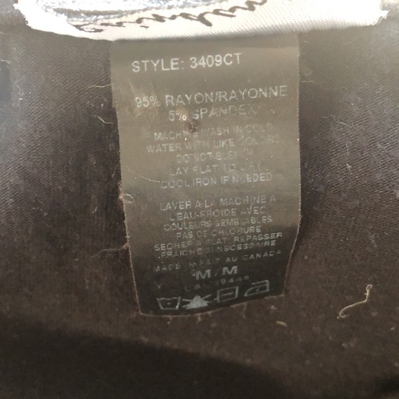 Flattering long black top. Size medium - Picture 4 of 7